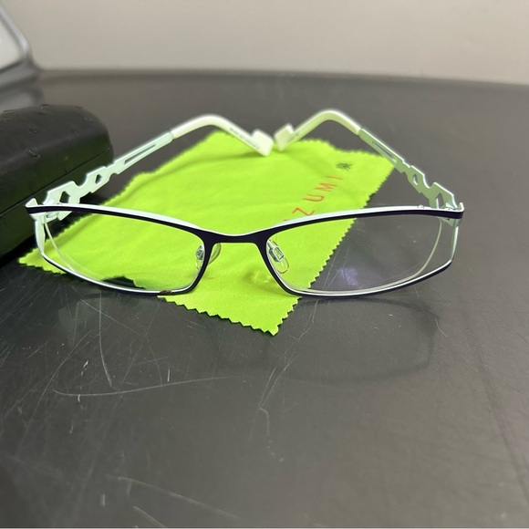 Izumi glasses in lovely purple and white .  Nice details on the sides - Picture 7 of 14